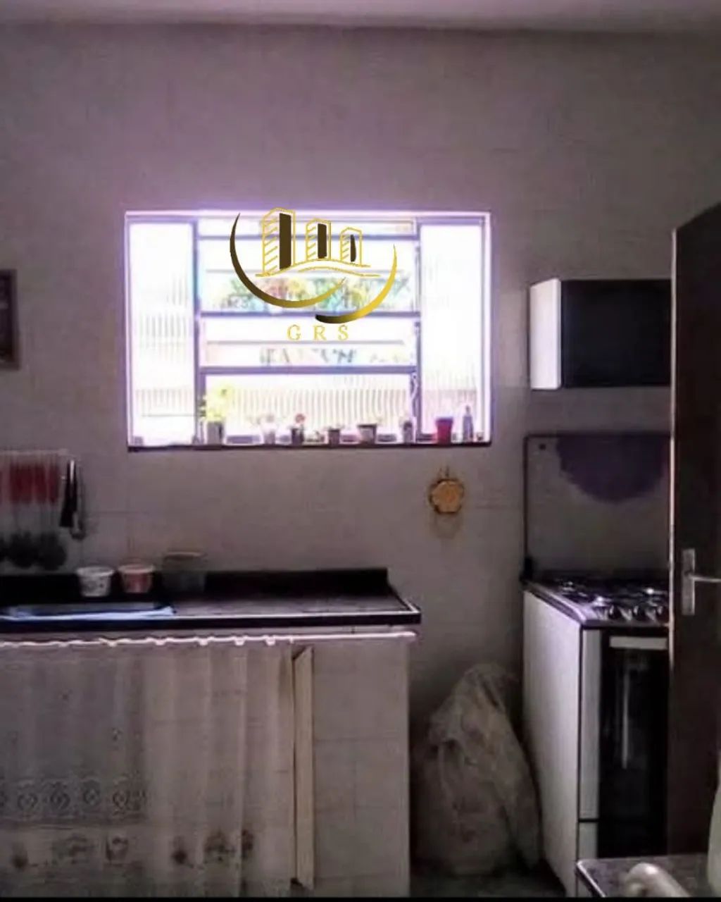 CASA À VENDA NO BALNEÁRIO EM SÃO PEDRO DA ALDEIA-RJ.