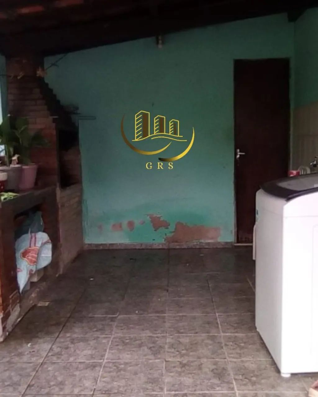 CASA À VENDA NO BALNEÁRIO EM SÃO PEDRO DA ALDEIA-RJ.