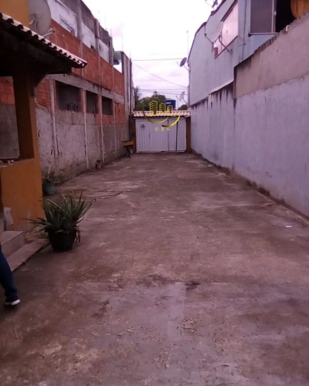 CASA À VENDA NO JARDIM ESPERANÇA CABO FRIO RJ.