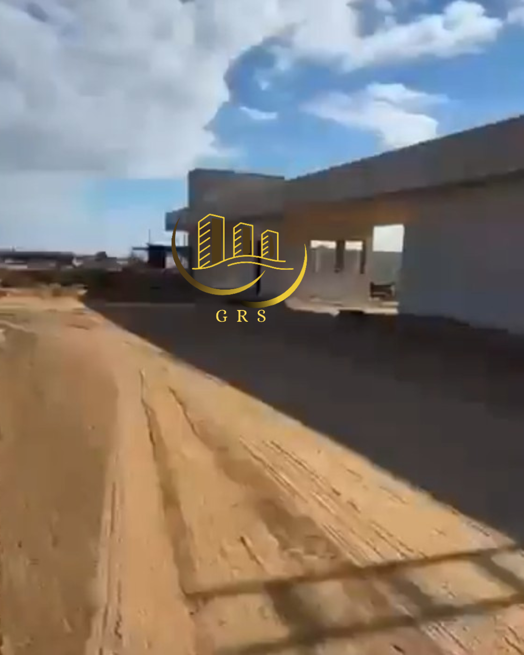 TERRENO À VENDA NO RIVIERA BOSQUE CLUBE EM SÃO PEDRO DA ALDEIA-RJ.