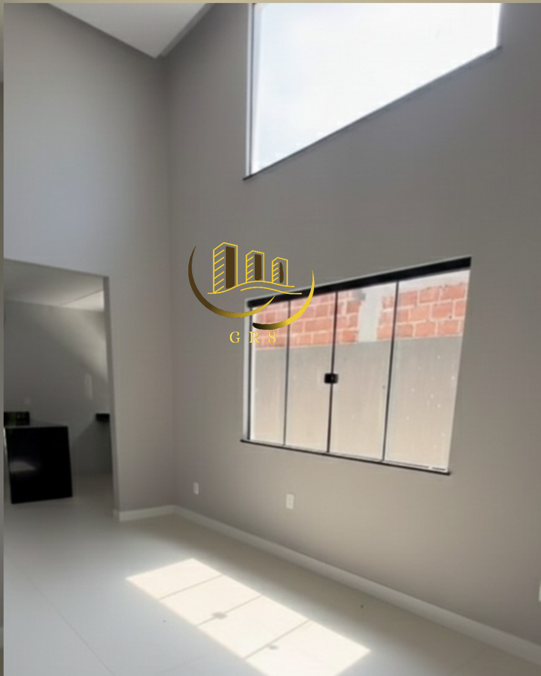 CASA Á VENDA EM CONDOMÍNIO DE LUXO EM SÃO PEDRO DA ALDEIA-RJ.