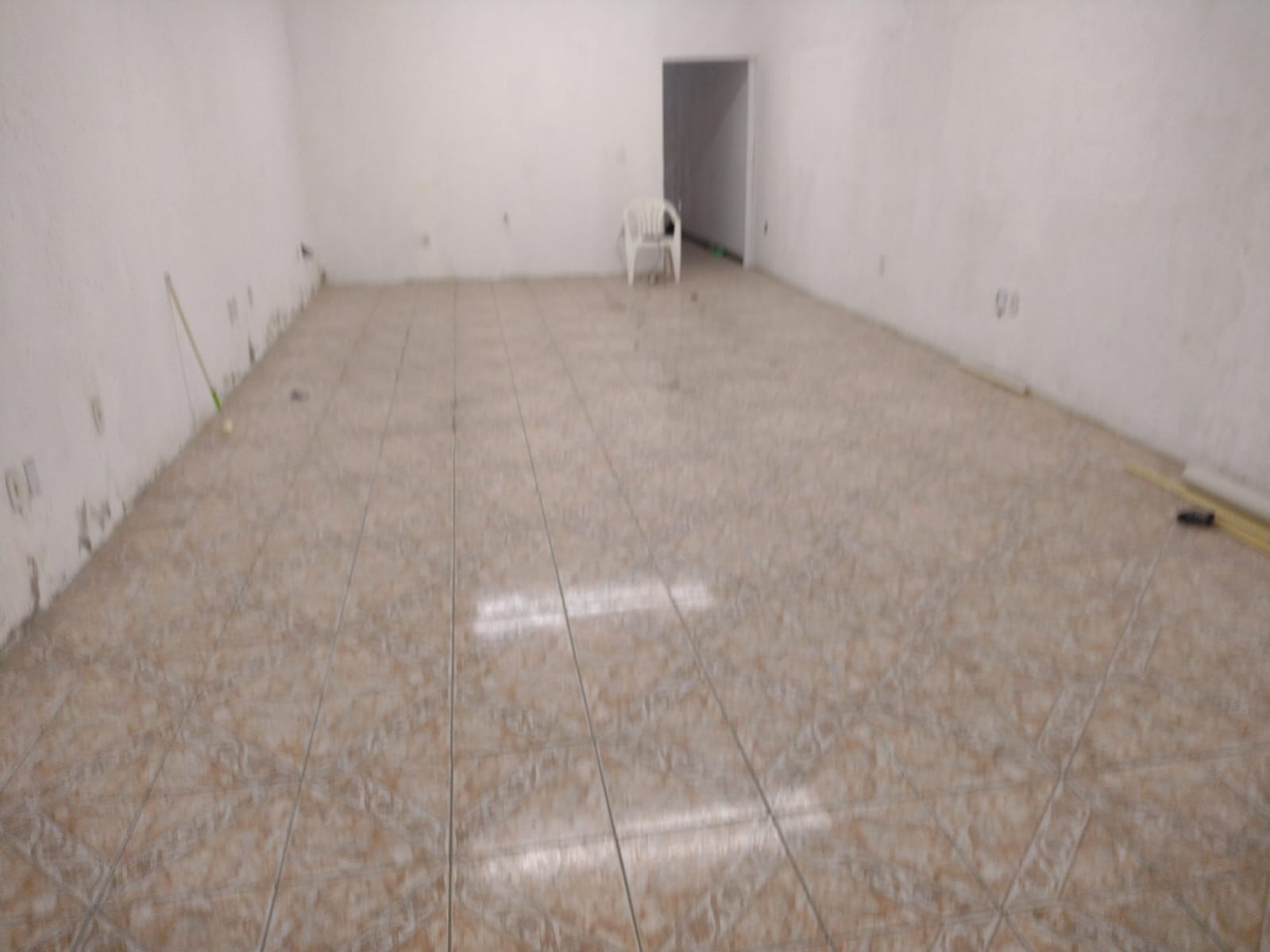 ALUGA-SE LOJA EM CAMPO REDONDO SÃO PEDRO DA ALDEIA-RJ.