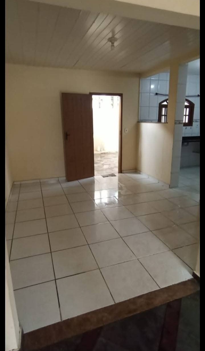 CASA À VENDA NA ESTRADA DOS PASSAGEIROS PORTO DO CARRO EM SÃO PEDRO DA ALDEIA-RJ.