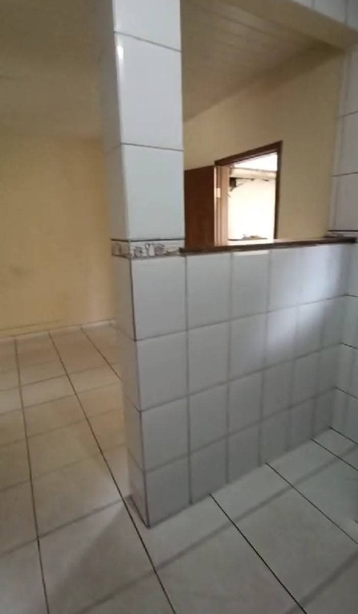 CASA À VENDA NA ESTRADA DOS PASSAGEIROS PORTO DO CARRO EM SÃO PEDRO DA ALDEIA-RJ.