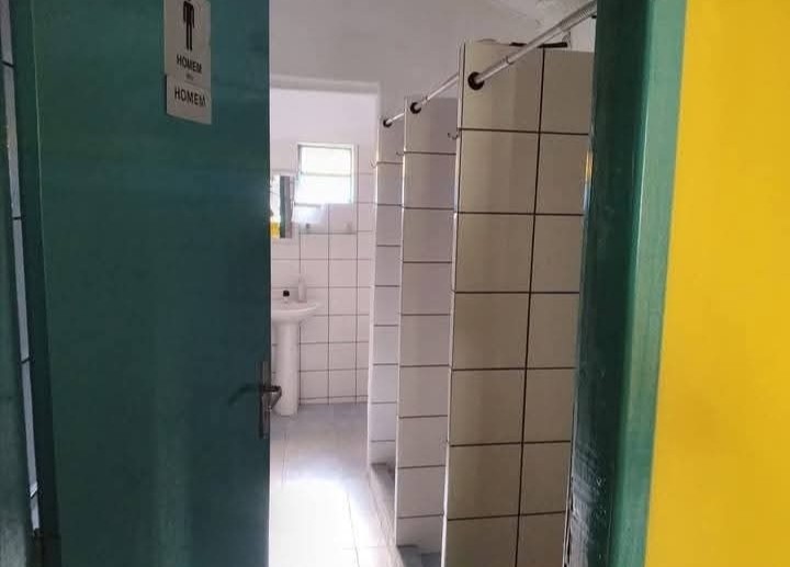 CASA À VENDA NO PORTO DO CARRO EM SÃO PEDRO DA ALDEIA-RJ.